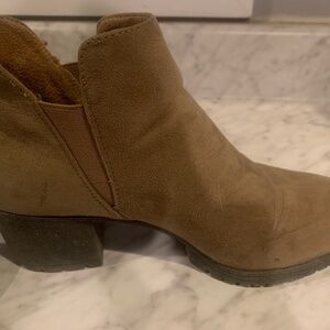 London Block Heel Bootie- Dr. Scholl’s 8.5
